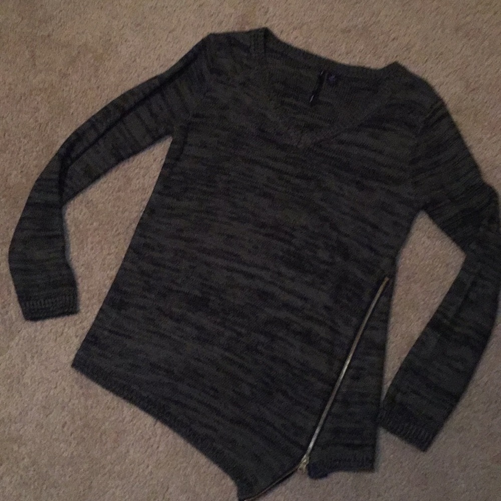 Green Sweater with Zipper Detail